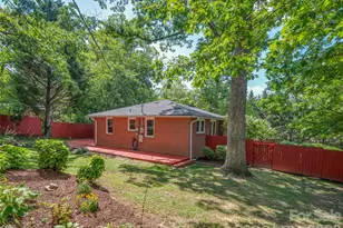 917 W Blue Ridge Rd, East Flat Rock, NC 28726 - Photo 28