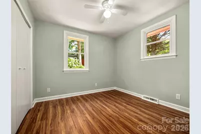 917 W Blue Ridge Road, East Flat Rock, NC 28726 - Photo 16
