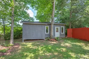 917 W Blue Ridge Rd, East Flat Rock, NC 28726 - Photo 34