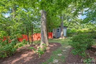 917 W Blue Ridge Rd, East Flat Rock, NC 28726 - Photo 38