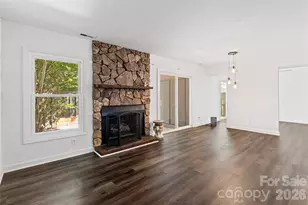 6100 Honeysuckle Ln, Charlotte, NC 28212 - Photo 6
