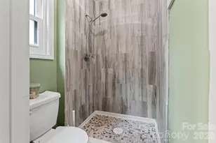 6100 Honeysuckle Ln, Charlotte, NC 28212 - Photo 24