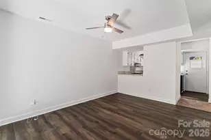 6100 Honeysuckle Ln, Charlotte, NC 28212 - Photo 10