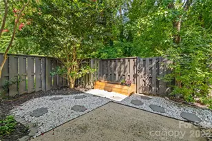 6100 Honeysuckle Ln, Charlotte, NC 28212 - Photo 32