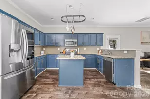 1525 Ladora Dr, Charlotte, NC 28262 - Photo 10
