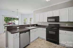5604 Santeelah Ct, Charlotte, NC 28217 - Photo 4