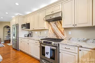15 Patton Cir, Asheville, NC 28804 - Photo 16