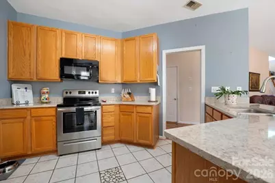 11932 Fox Glen Road, Charlotte, NC 28269 - Photo 8
