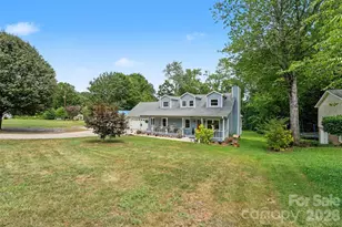 1446 32nd St Ct NE, Conover, NC 28613 - Photo 2