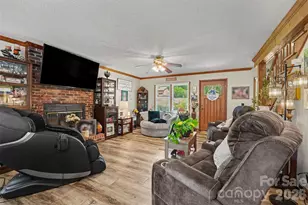 1446 32nd St Ct NE, Conover, NC 28613 - Photo 4