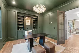 154 N Canterbury Rd, Charlotte, NC 28211 - Photo 16