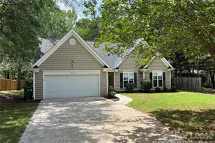 2919 Springs Dr, Charlotte, NC 28226 - Photo 2