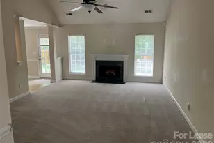 2919 Springs Dr, Charlotte, NC 28226 - Photo 4