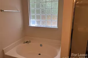2919 Springs Dr, Charlotte, NC 28226 - Photo 8