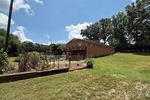 3858 Dover St, Claremont, NC 28610 - Photo 24