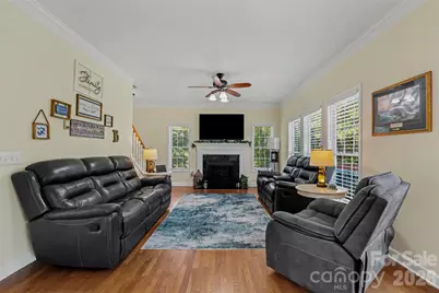 4858 Elmhurst Drive NE, Hickory, NC 28601 - Photo 4