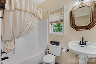 4858 Elmhurst Dr NE, Hickory, NC 28601 - Photo 10