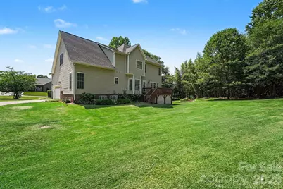 4858 Elmhurst Drive NE, Hickory, NC 28601 - Photo 26