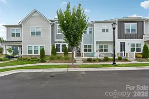 5858 Strathmore Ct, Charlotte, NC 28215 - Photo 2