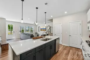 5858 Strathmore Ct, Charlotte, NC 28215 - Photo 10