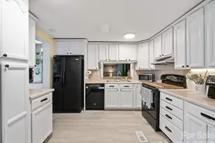 2 Lost Forest Dr, Candler, NC 28715 - Photo 8