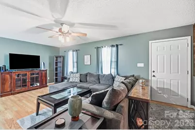 1001 Highland Woods Drive, Kannapolis, NC 28083 - Photo 4