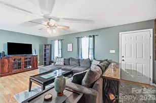 1001 Highland Woods Dr, Kannapolis, NC 28083 - Photo 4