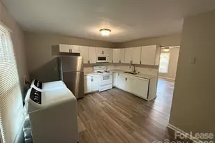 310 W Catawba Ave, Mount Holly, NC 28120 - Photo 4