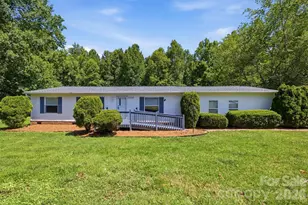 1130 Cedar Creek Dr, Morganton, NC 28655 - Photo 2