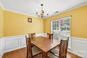 7329 Starvalley Dr, Charlotte, NC 28210 - Photo 8
