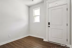 3118 Finchborough Ct, Charlotte, NC 28269 - Photo 2