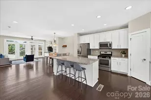 2115 Garabrandt Ln, Charlotte, NC 28204 - Photo 12