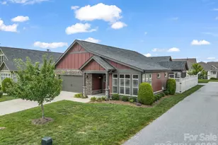 595 Summerfield Pl, Flat Rock, NC 28731 - Photo 2