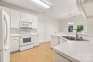 12313 Carolina Crossing Dr, Charlotte, NC 28273 - Photo 8