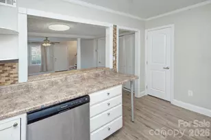6242 Old Pineville Rd, Charlotte, NC 28217 - Photo 16