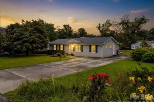 119 Scenic View Dr, Swannanoa, NC 28778 - Photo 2