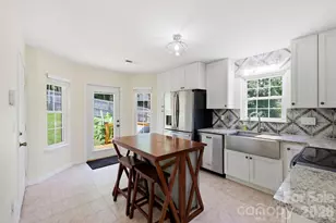 320 Meadowbrook Dr, Canton, NC 28716 - Photo 6