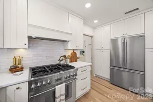 1340 Piccadilly Dr, Charlotte, NC 28211 - Photo 8