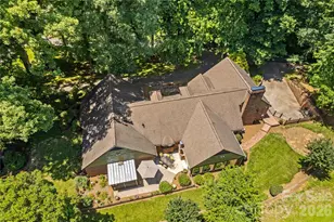 203 Wickersham Dr, Statesville, NC 28625 - Photo 2