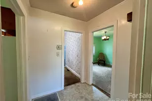 2307 McLean St, Gastonia, NC 28054 - Photo 8