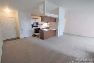 7366 Rose Terrace Ct, Charlotte, NC 28215 - Photo 6