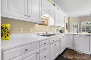 3992 Brickfield St, Hickory, NC 28602 - Photo 18
