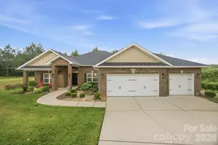 193 Hunters Hill Dr, Statesville, NC 28677 - Photo 2