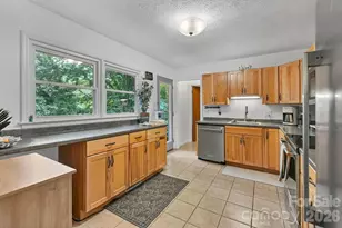 222 Timberlane Dr, Etowah, NC 28729 - Photo 12
