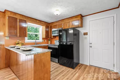 2428 Cedar Valley Drive, Conover, NC 28613 - Photo 4