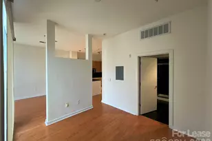 525 E 6th St, Charlotte, NC 28202 - Photo 8