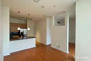 525 E 6th St, Charlotte, NC 28202 - Photo 6