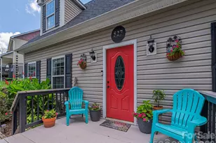 527 East St, Candler, NC 28715 - Photo 4