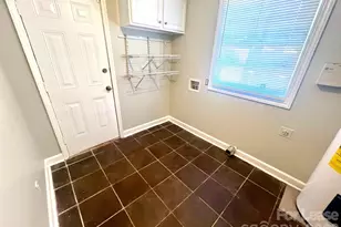 922 Ambassador St, Charlotte, NC 28208 - Photo 4