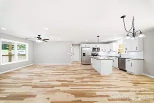322 Jody St, East Flat Rock, NC 28726 - Photo 6